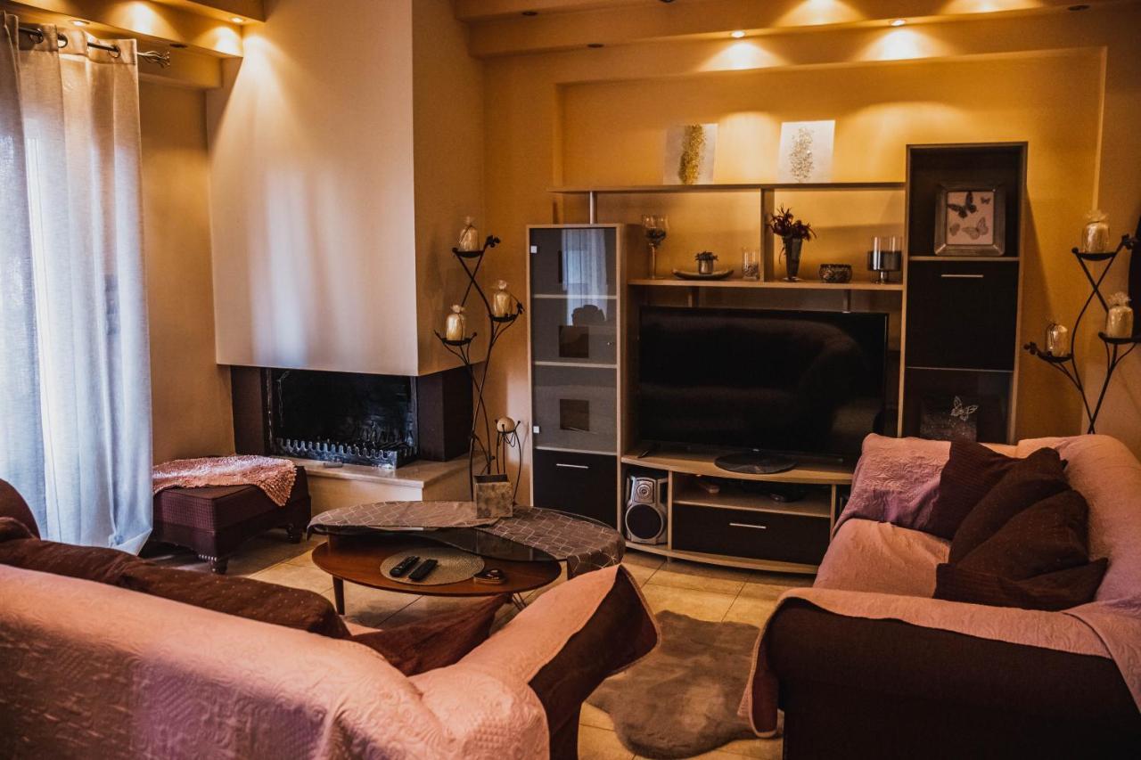 Bojana' S Luxury House Apartment Larissa Bagian luar foto