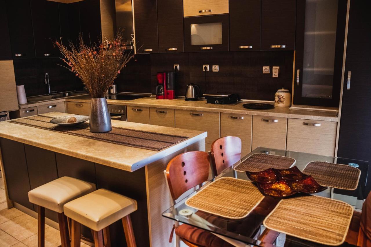 Bojana' S Luxury House Apartment Larissa Bagian luar foto