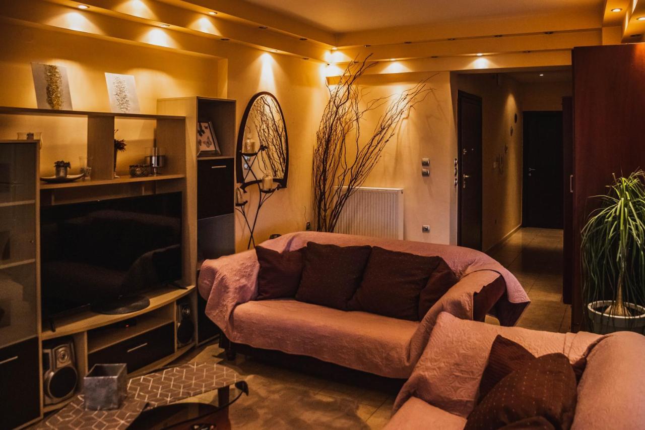 Bojana' S Luxury House Apartment Larissa Bagian luar foto