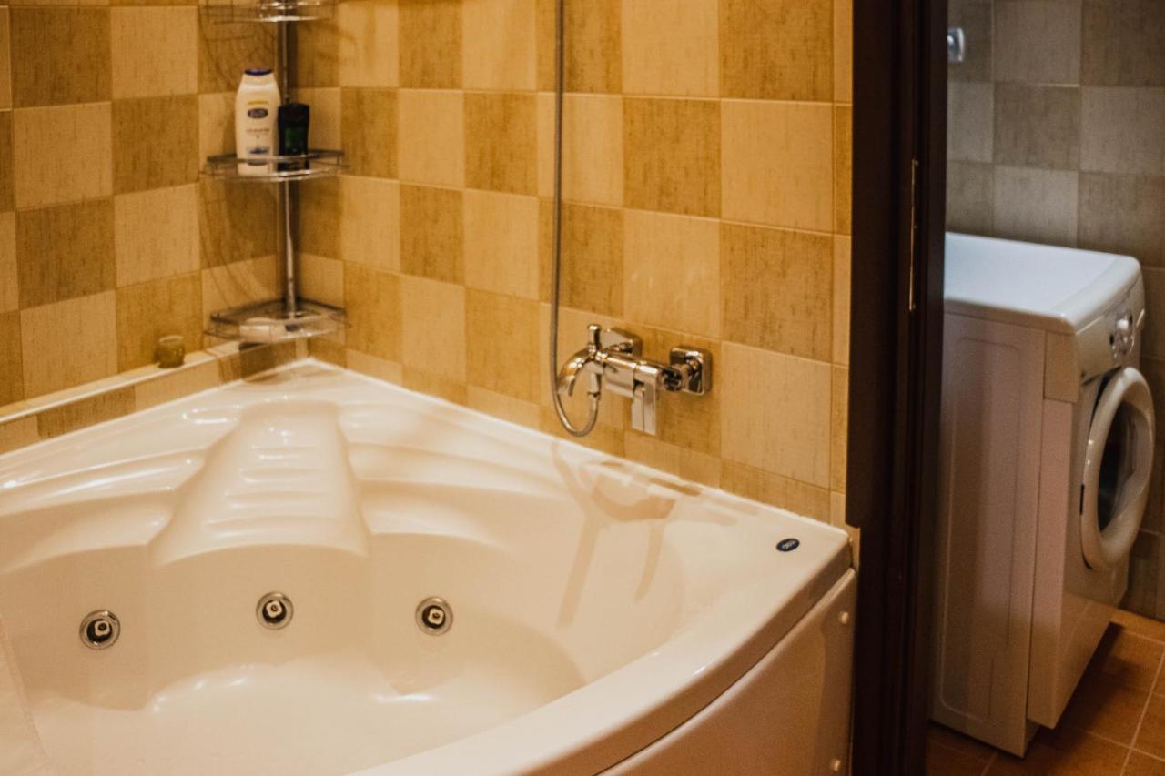 Bojana' S Luxury House Apartment Larissa Bagian luar foto